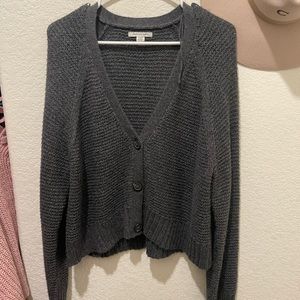American Eagle grey sweater, cropped